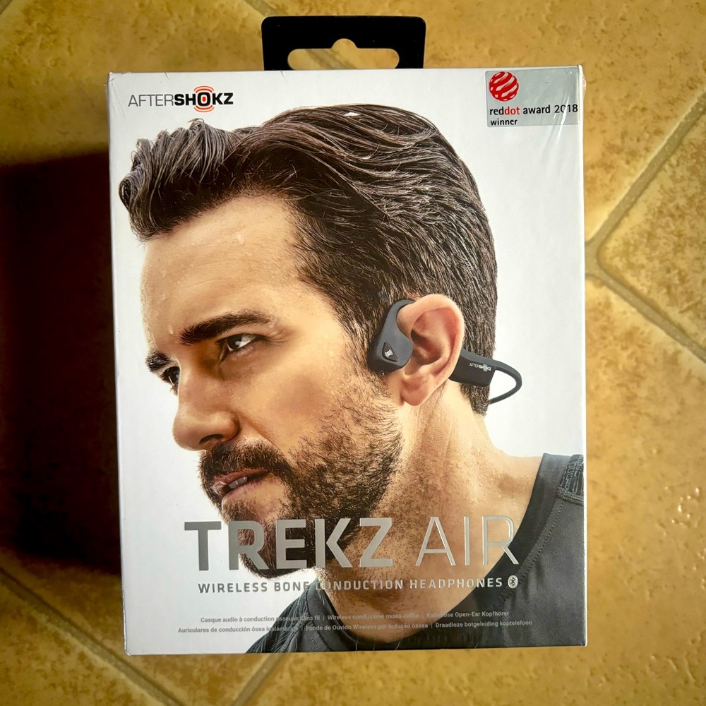 NWT Aftershokz trekz air headphones